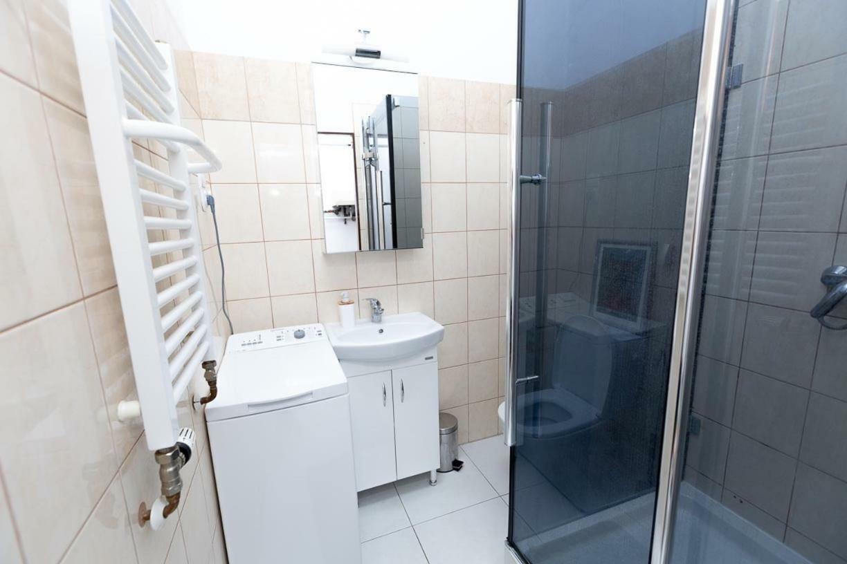 Apartment - Old Town - Cyrulicza Lublin Buitenkant foto